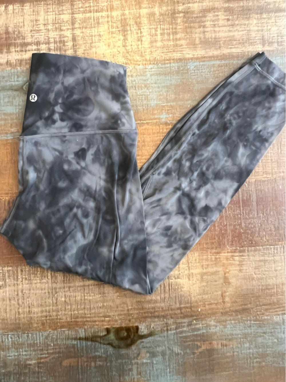 lululemon 25” Tie-Dye Leggings 8